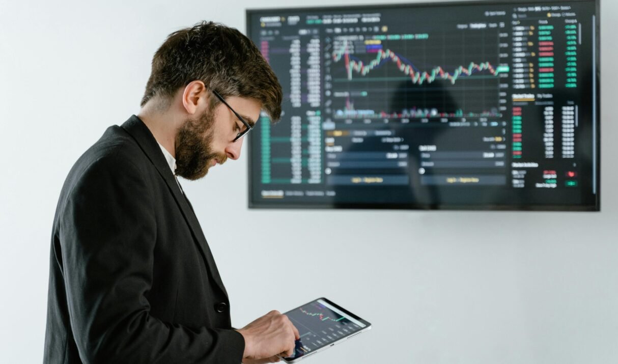 How To Use A Digital Wallet For Crypto Securely (2025 Guide)