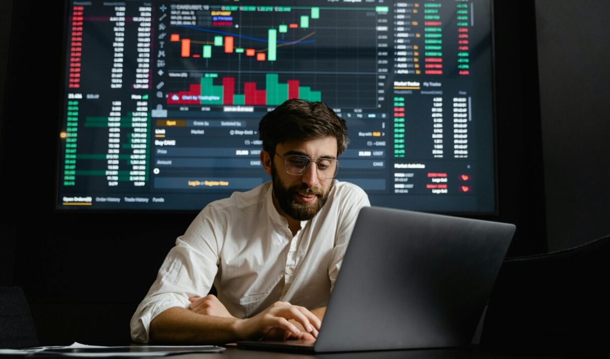 Simple Explanation Of DeFi In Blockchain